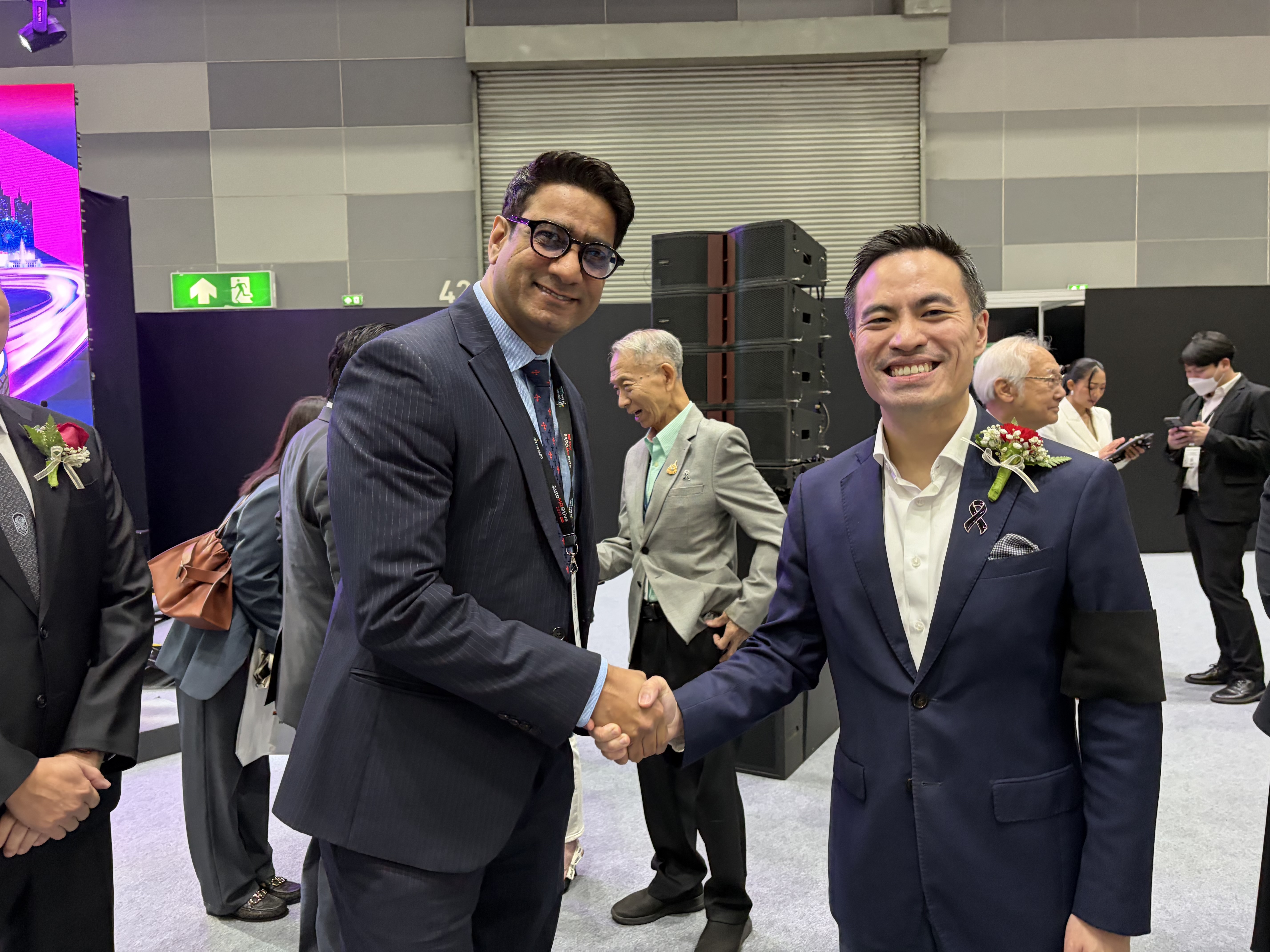 An Inspiring Exchange with Mr Akanat Promphan, Honourable Minister of Energy, Thailand